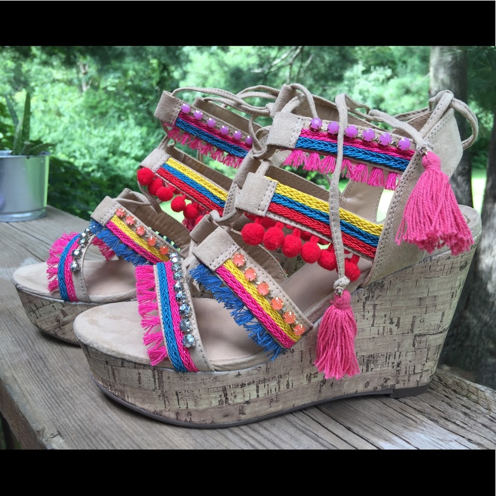 RARE! Colorful, strappy wedge platform sandals!